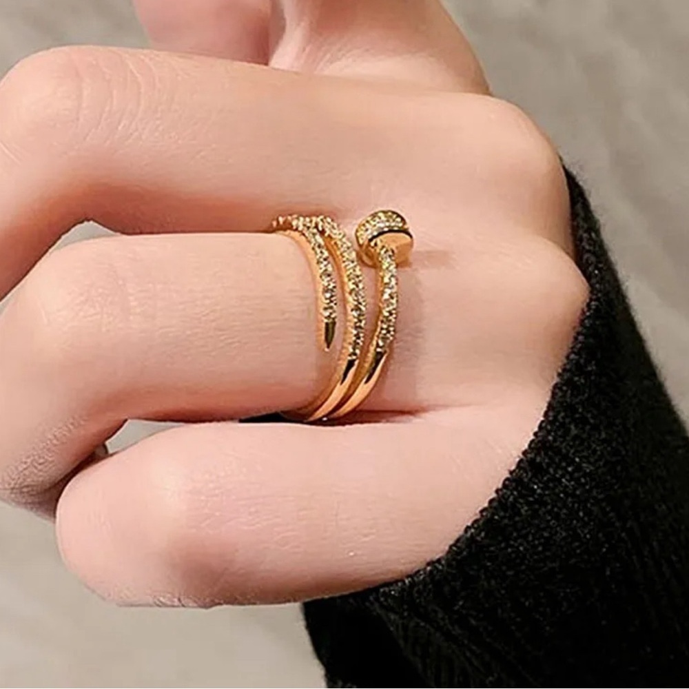 PRINCESS CUT WEDDING RING - Picture 3 of 3
